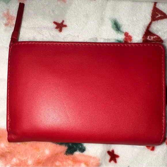 Great for a Gift π Radley London Red Wallet w/ Dog on it. NWT & comes w/ box. - Picture 6 of 14